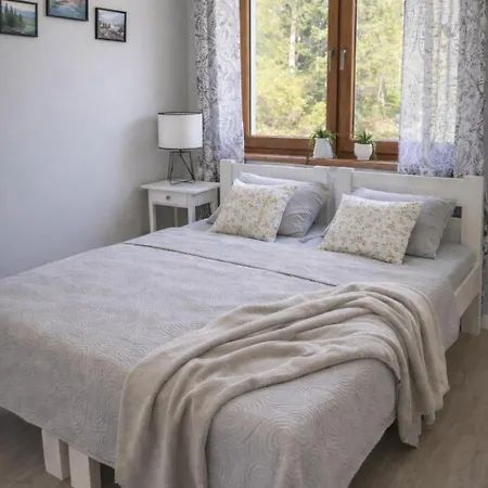 Goscinne Pod Lasem Rum i privatbostad *